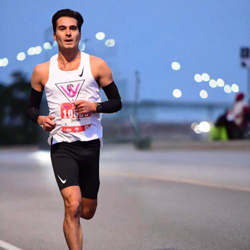 Image of Josh Zilles running